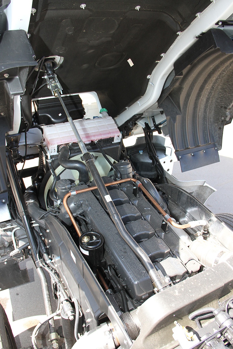 Пока предусмотрена установка двигателя Daimler OM457LA Евро-5 мощностью лишь 401 л.с.