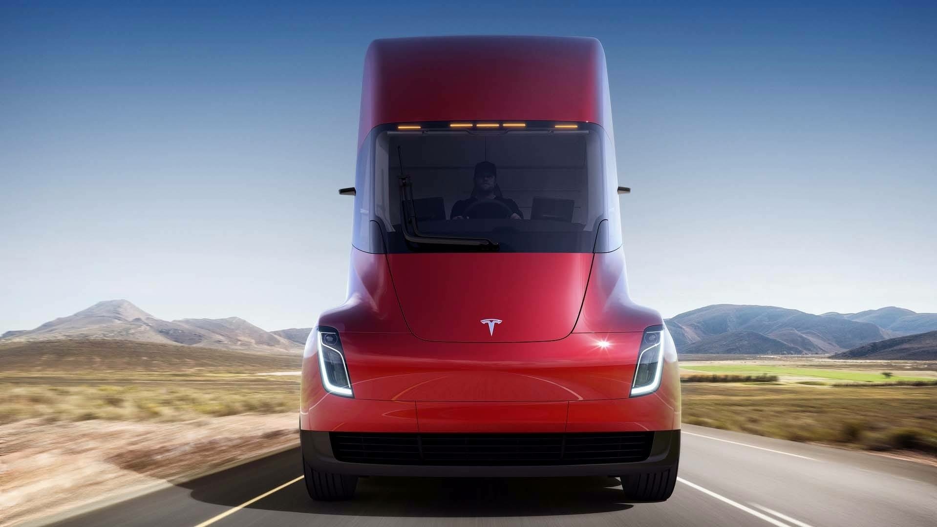 Согласно новым данным, Tesla Semi тратит на километр пробега втрое меньше энергии, чем дизельные аналоги.